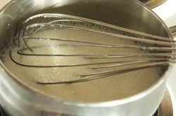 Птичье молоко с малиновым желе - шаг 1