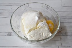 Творожный пудинг в духовке - шаг 3 Творожный пудинг в духовке - шаг 3