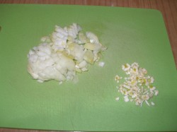 Ризотто с курицей и замороженными овощами - шаг 1