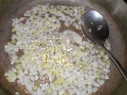 Ризотто с курицей и замороженными овощами - шаг 2