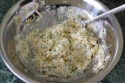 Рулет из крабовых палочек - шаг 10