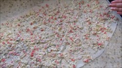 Рулет из лаваша с крабовыми палочками и сыром - шаг 4