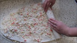 Рулет из лаваша с крабовыми палочками и сыром - шаг 5