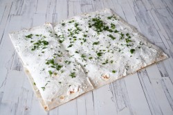 Рулет из лаваша с семгой и творожным сыром - шаг 7