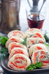 Рулет лаваш с красной рыбой с сыром - шаг 6