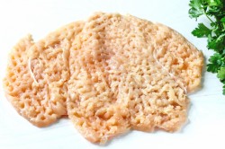 Рулет куриный с сыром в духовке - шаг 3