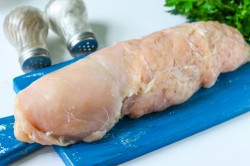 Рулет куриный с сыром в духовке - шаг 7