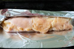 Рулет куриный с сыром в духовке - шаг 8