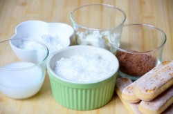 Рулет из печенья с кокосовой начинкой без выпечки - шаг 1