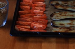 Рулетики из баклажанов с помидорами и грецкими орехами - шаг 7