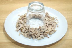 Салат Дамский каприз с куриными бедрышками - шаг 1 Салат Дамский каприз с куриными бедрышками - шаг 1