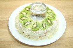 Салат Дамский каприз с куриными бедрышками - шаг 6 Салат Дамский каприз с куриными бедрышками - шаг 6