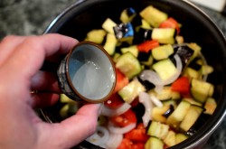 Салат из баклажанов на зиму без стерилизации - шаг 8