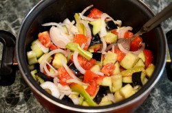 Салат из баклажанов на зиму без стерилизации - шаг 9