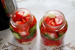 Салат из лука перца огурцов и помидоров на зиму - шаг 10