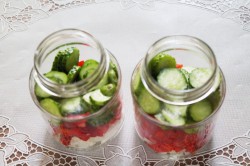 Салат из лука перца огурцов и помидоров на зиму - шаг 7