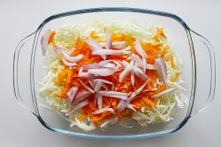 Салат из молодой капусты и печени трески - шаг 4