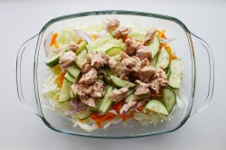 Салат из молодой капусты и печени трески - шаг 6