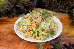 Салат из молодой капусты и печени трески - шаг 8