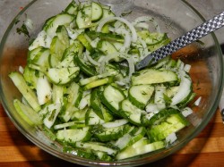 Салат из огурцов Зимний король на зиму - шаг 7