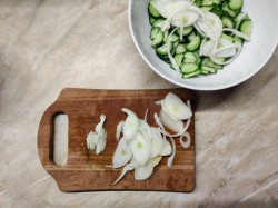 Салат Нежинский из огурцов на зиму - шаг 2 Салат Нежинский из огурцов на зиму - шаг 2