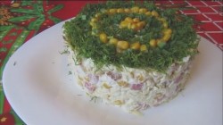 Салат с копченой колбасой и кукурузой - шаг 6 Салат с копченой колбасой и кукурузой - шаг 6