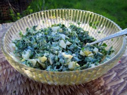 Салат из крапивы с яйцами на скорую руку - шаг 12 Салат из крапивы с яйцами на скорую руку - шаг 12