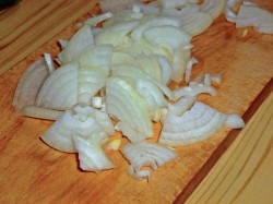 Салат с курицей огурцом и сыром, корнем сельдерея - шаг 4