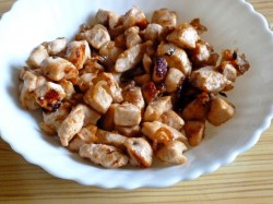 Салат с курицей огурцом и сыром, корнем сельдерея - шаг 7