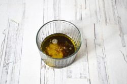 Салат с курицей, персиками, моцареллой и рукколой - шаг 8 Салат с курицей, персиками, моцареллой и рукколой - шаг 8