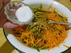 Салат стручковая фасоль по корейски с морковью и уксусом - шаг 10 Салат стручковая фасоль по корейски с морковью и уксусом - шаг 10