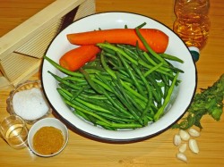 Салат стручковая фасоль по корейски с морковью и уксусом - шаг 1 Салат стручковая фасоль по корейски с морковью и уксусом - шаг 1