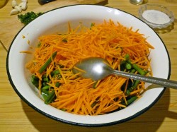 Салат стручковая фасоль по корейски с морковью и уксусом - шаг 8 Салат стручковая фасоль по корейски с морковью и уксусом - шаг 8