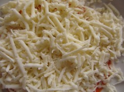 Салатные шарики с печенью трески в кунжуте - шаг 5