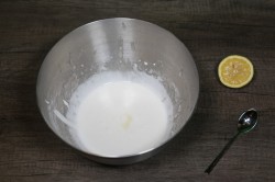 Сахарная глазурь для имбирного печенья - шаг 3 Сахарная глазурь для имбирного печенья - шаг 3