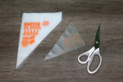 Сахарная глазурь для имбирного печенья - шаг 4 Сахарная глазурь для имбирного печенья - шаг 4