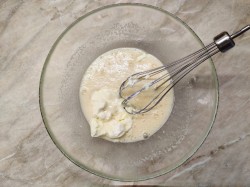 Сдобное дрожжевое тесто для пирожков в духовке - шаг 3 Сдобное дрожжевое тесто для пирожков в духовке - шаг 3