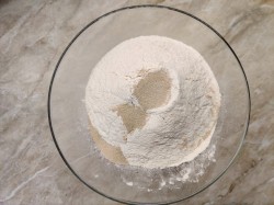 Сдобное дрожжевое тесто для пирожков в духовке - шаг 5 Сдобное дрожжевое тесто для пирожков в духовке - шаг 5