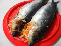 Селедка с овощами запеченная в пергаменте - шаг 4 Селедка с овощами запеченная в пергаменте - шаг 4