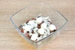 Селедка под шубой с яблоком и яйцом классическая - шаг 9 Селедка под шубой с яблоком и яйцом классическая - шаг 9