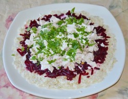 Шапка Мономаха салат классический с гранатом и курицей - шаг 11