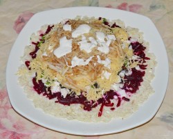 Шапка Мономаха салат классический с гранатом и курицей - шаг 15