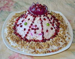 Шапка Мономаха салат классический с гранатом и курицей - шаг 19