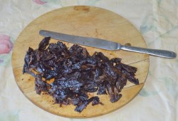 Шапка Мономаха салат классический с гранатом и курицей - шаг 5