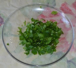 Шапка Мономаха салат классический с гранатом и курицей - шаг 7