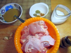 Шашлык с горчицей из курицы сочный на мангале - шаг 5