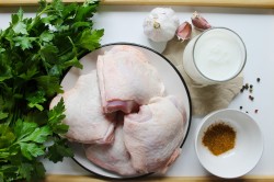 Шашлык из куриных бедрышек - шаг 1