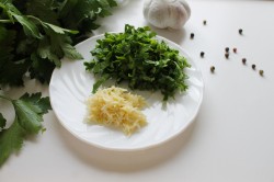 Шашлык из куриных бедрышек - шаг 2