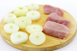 Шашлык на гриле в томатном соке - шаг 2