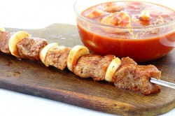 Шашлык на гриле в томатном соке - шаг 6